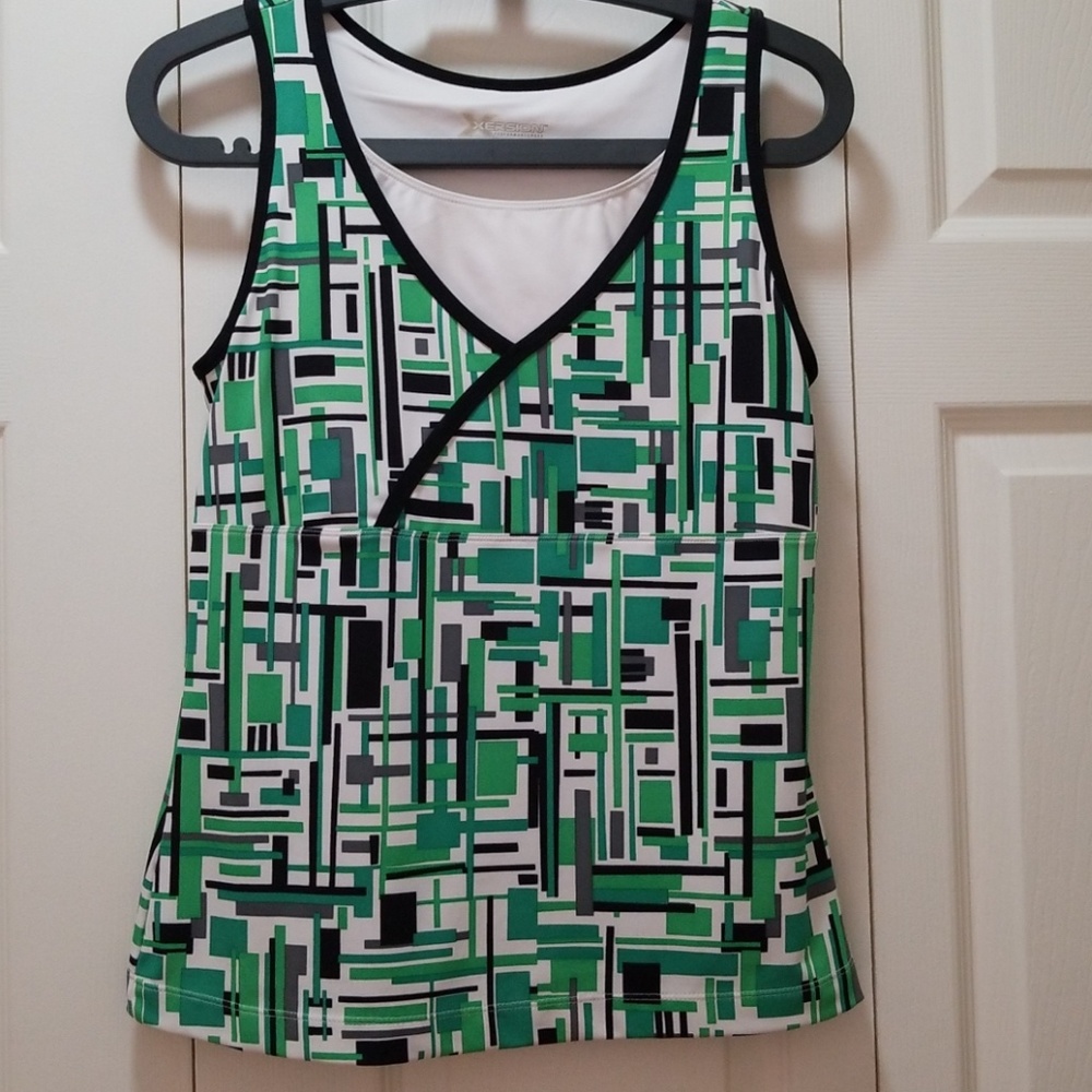 Xersion Green Workout Top